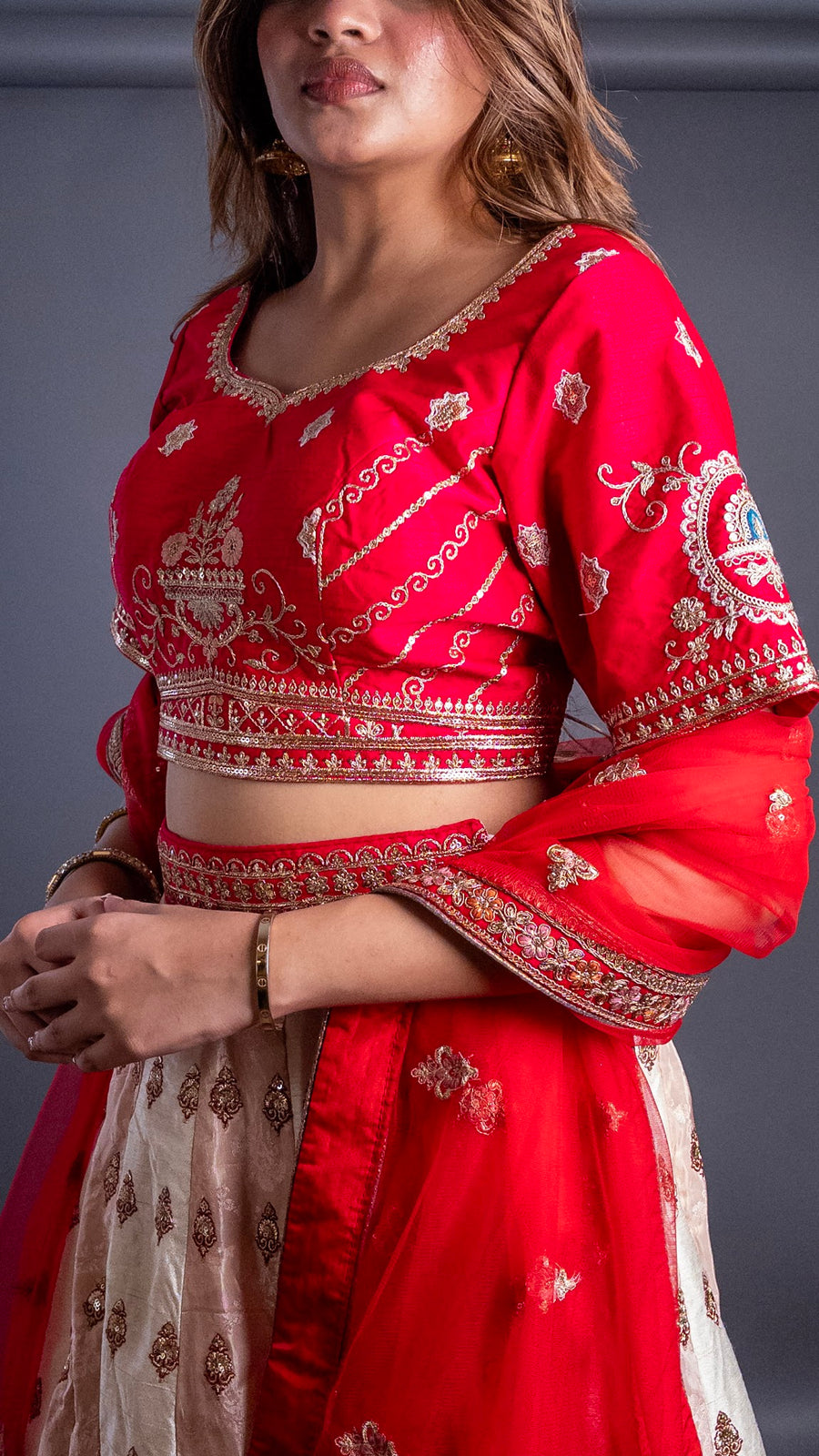 Ivory Shimmer Silk Kali Lehenga With Red Zari Blouse — dupatta detail