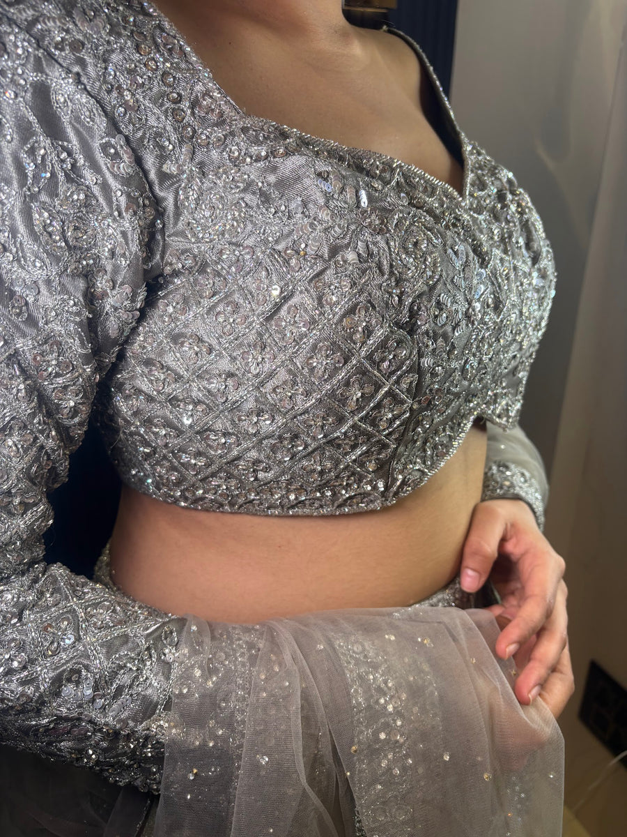 Grey Net Fishtail Lehenga With Sequin and Cutdana Work — dupatta detail