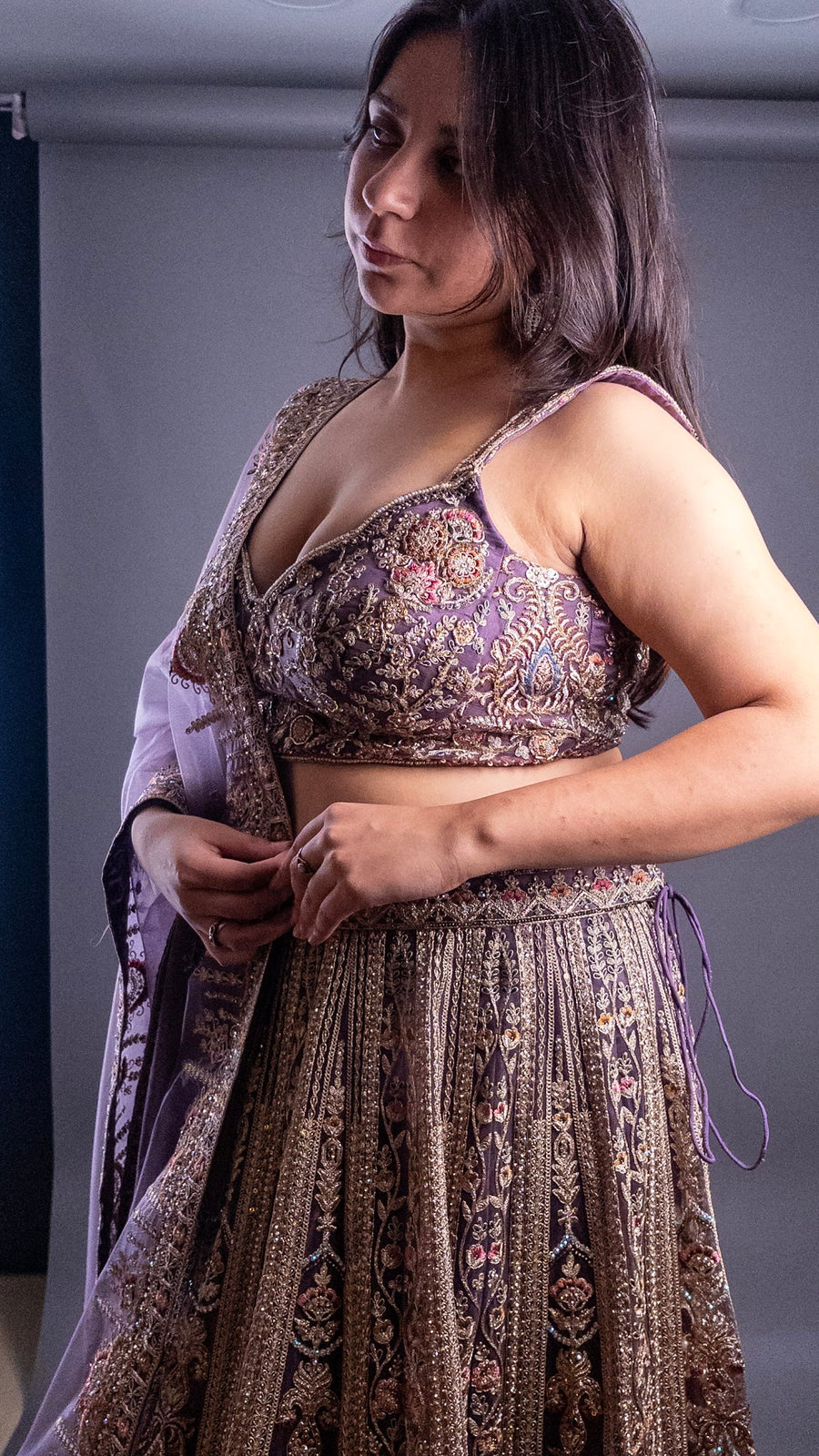 Mauve Net Lehenga With Zari and Floral Embroidery — dupatta detail